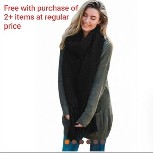 FREE WITH PURCHASE Black cozy chunky knitted scarf